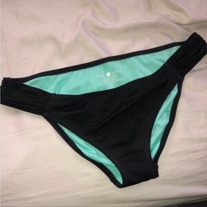 Trendy Bikini Bottoms🔥